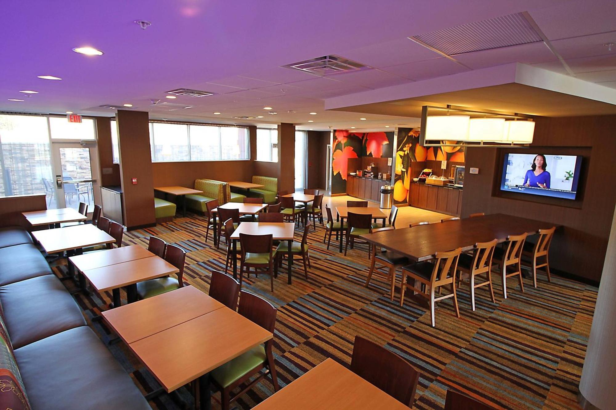 Fairfield Inn & Suites By Marriott London Exterior photo