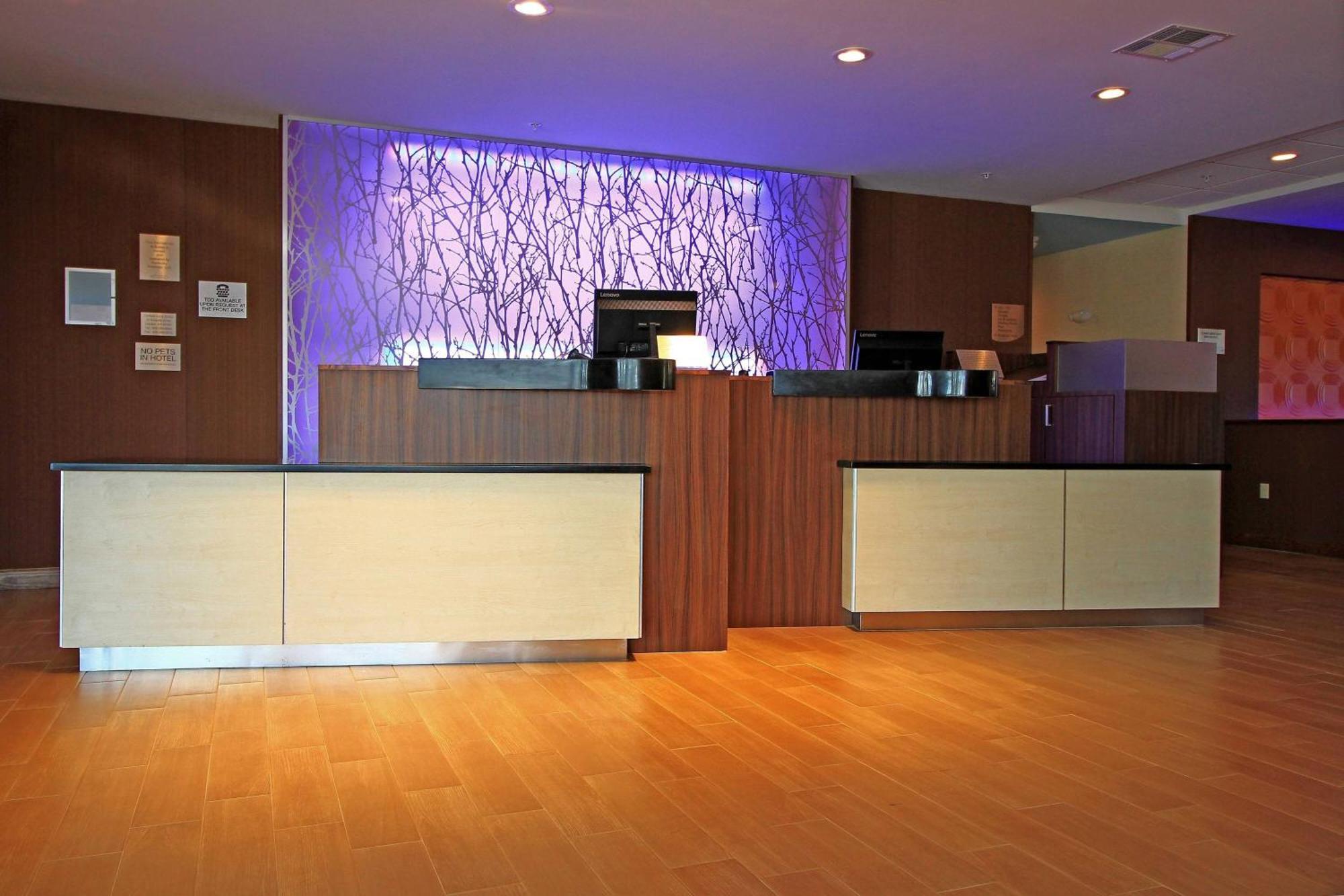 Fairfield Inn & Suites By Marriott London Exterior photo
