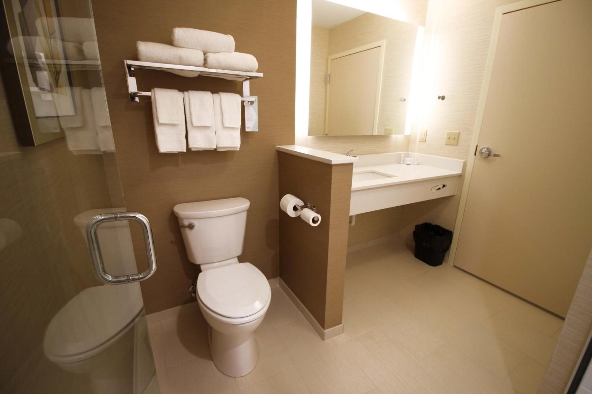 Fairfield Inn & Suites By Marriott London Exterior photo