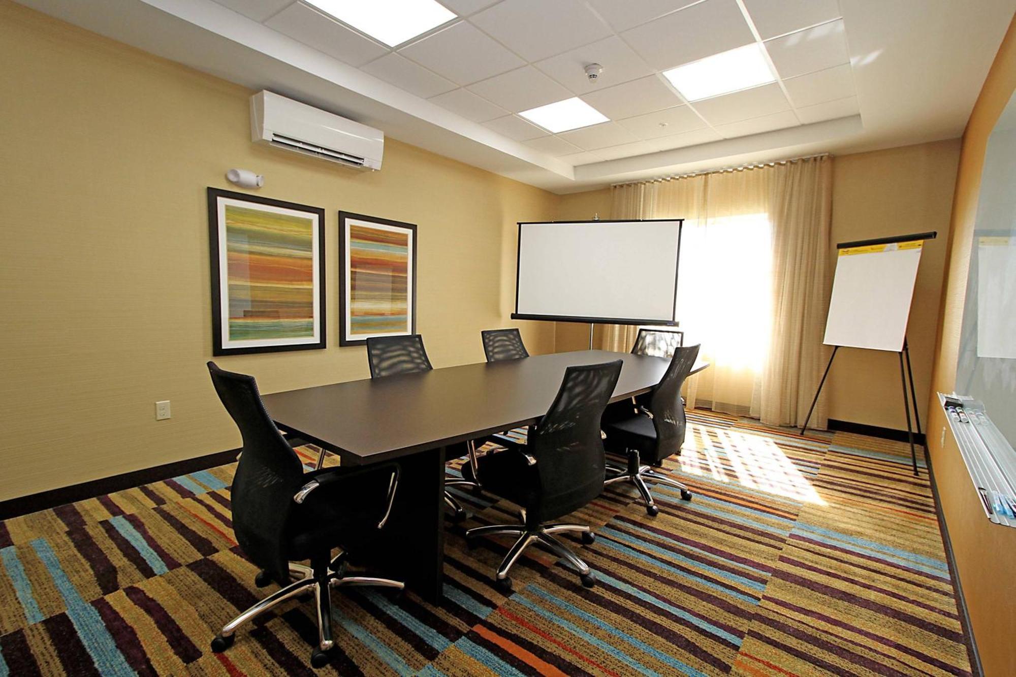 Fairfield Inn & Suites By Marriott London Exterior photo