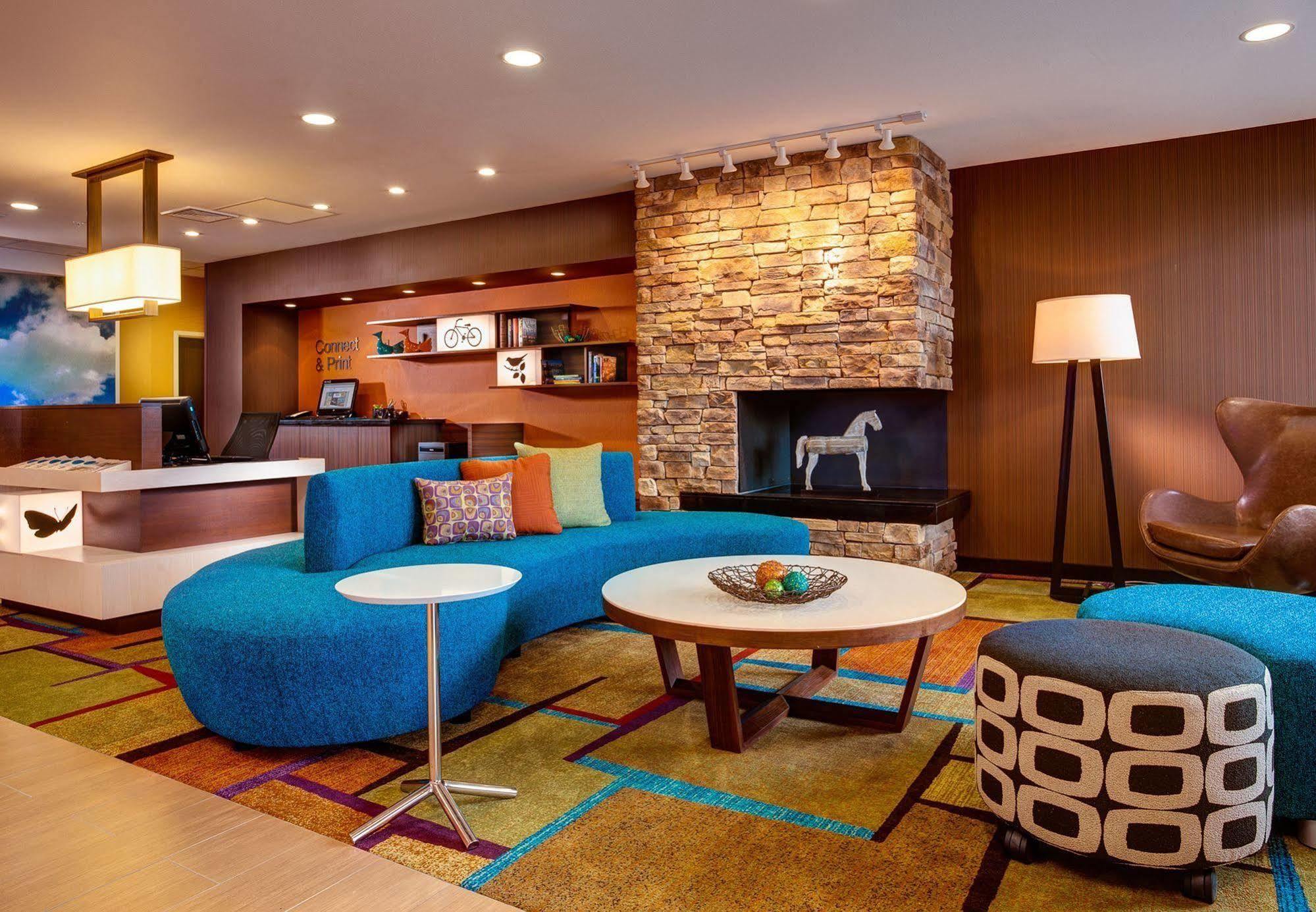 Fairfield Inn & Suites By Marriott London Exterior photo