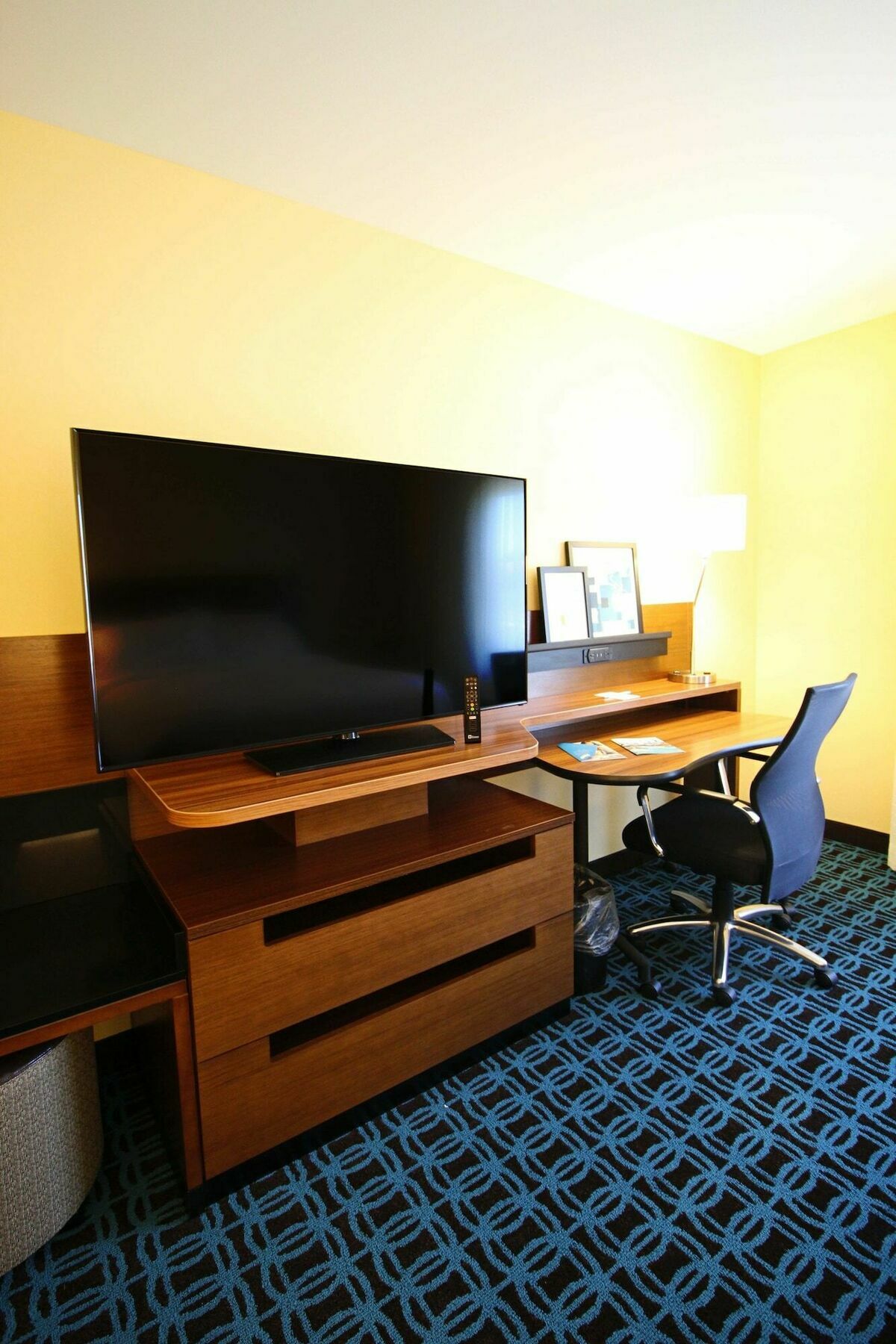 Fairfield Inn & Suites By Marriott London Exterior photo