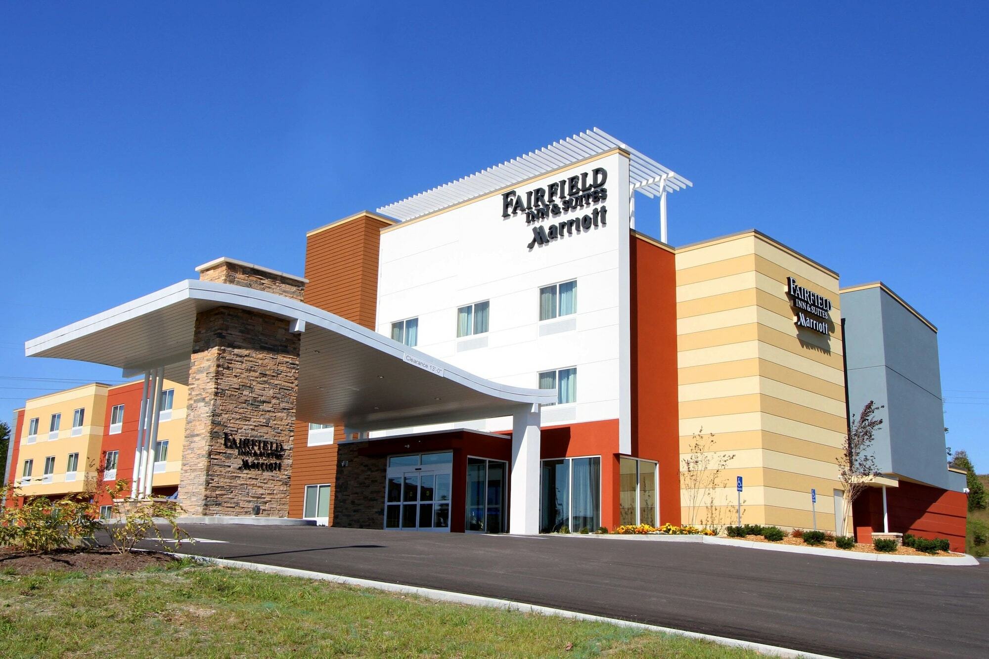 Fairfield Inn & Suites By Marriott London Exterior photo